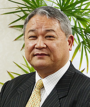 明法中学・高等学校 校長 下條 隆史